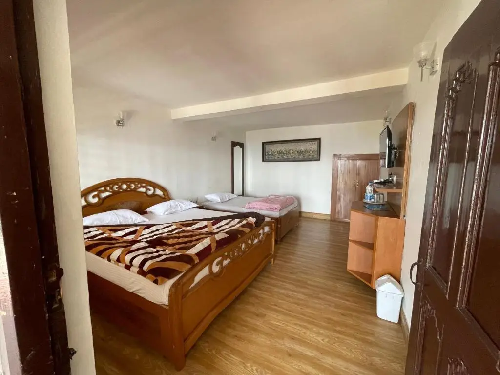 Наинитал: Shri Shail Inn