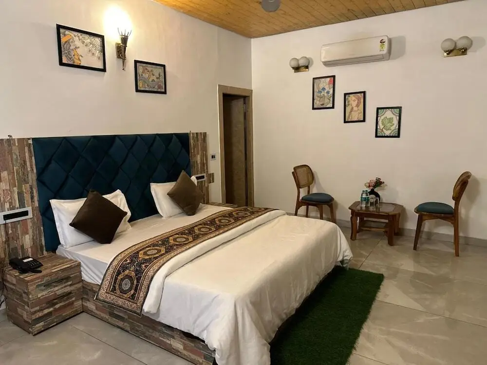 Наинитал: Mudras Grove Resort