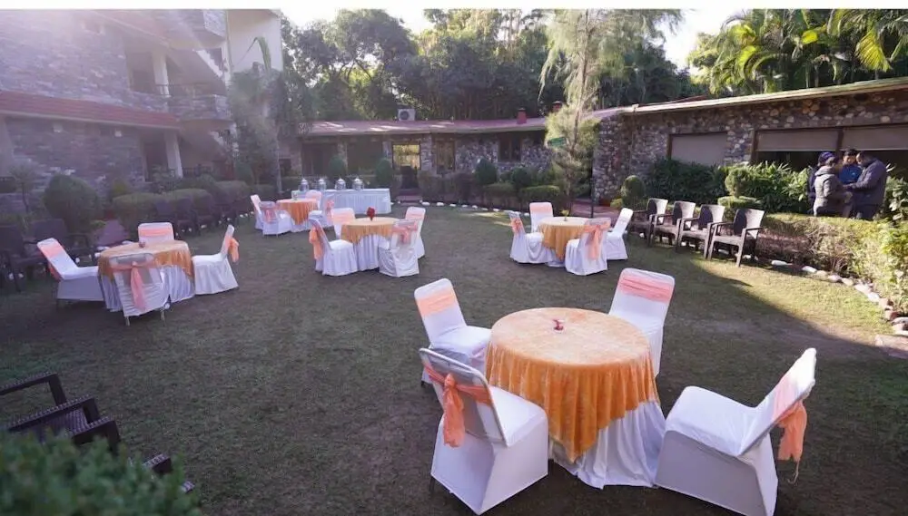 Наинитал: HR Dukes Den Resort