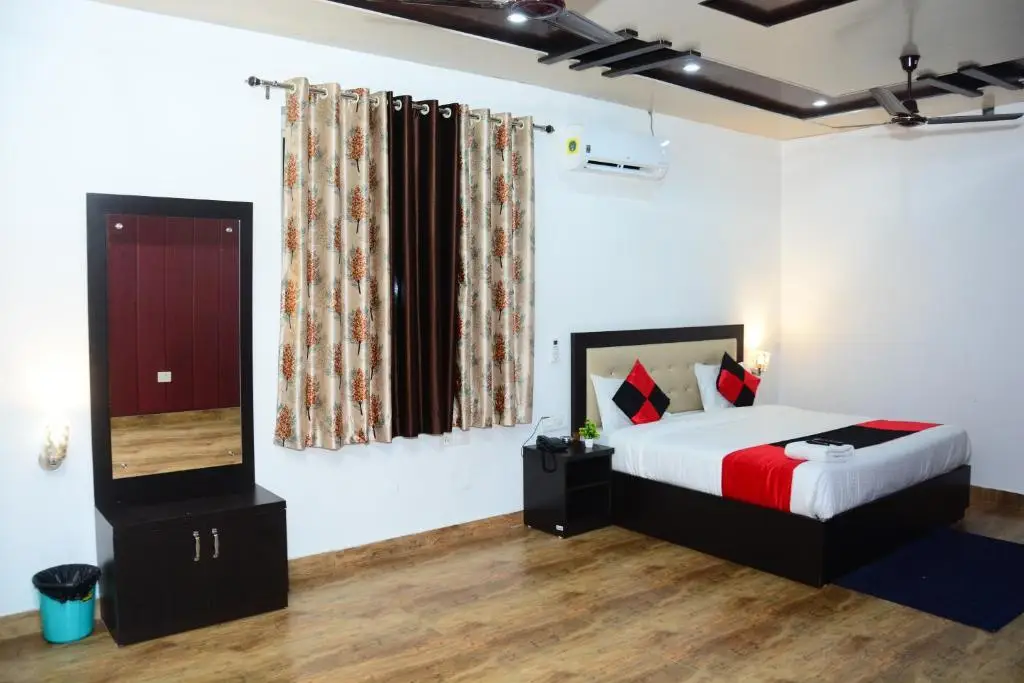 Наинитал: Hotel Polomax, Nainital
