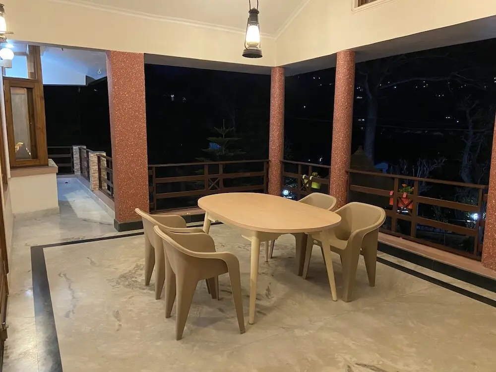 Наинитал: Sangita Resorts Naukuchiatal