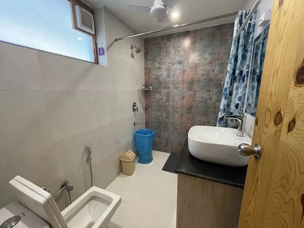 Наинитал: Sangita Resorts Naukuchiatal