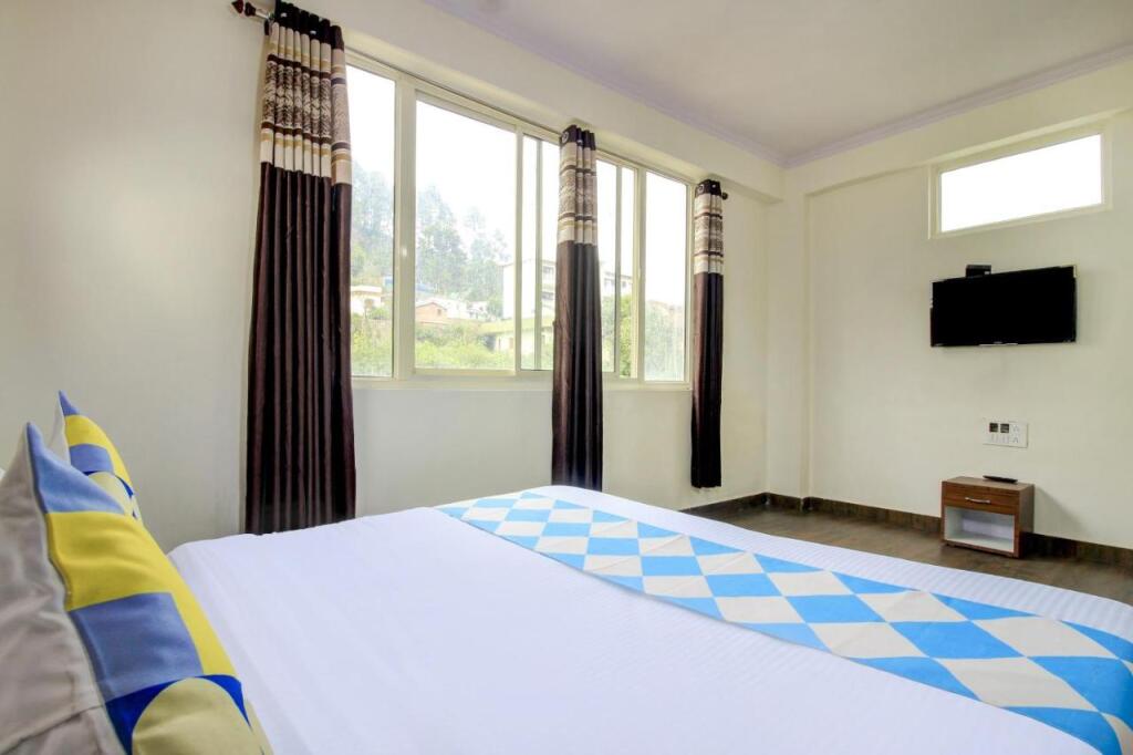 Наинитал: OYO Flagship 77433 Sk Hotel
