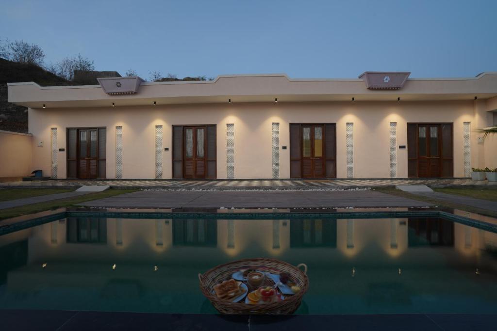 Parijat Private Pool Villa 1, 2 and 3 BHK — фото 1