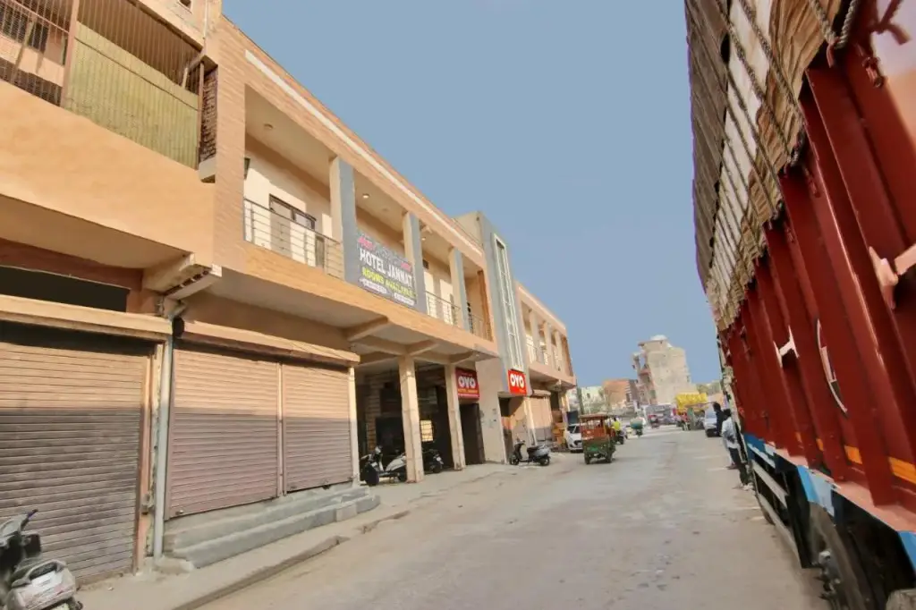 OYO Flagship 703674 Hotel Jannat — фото 1