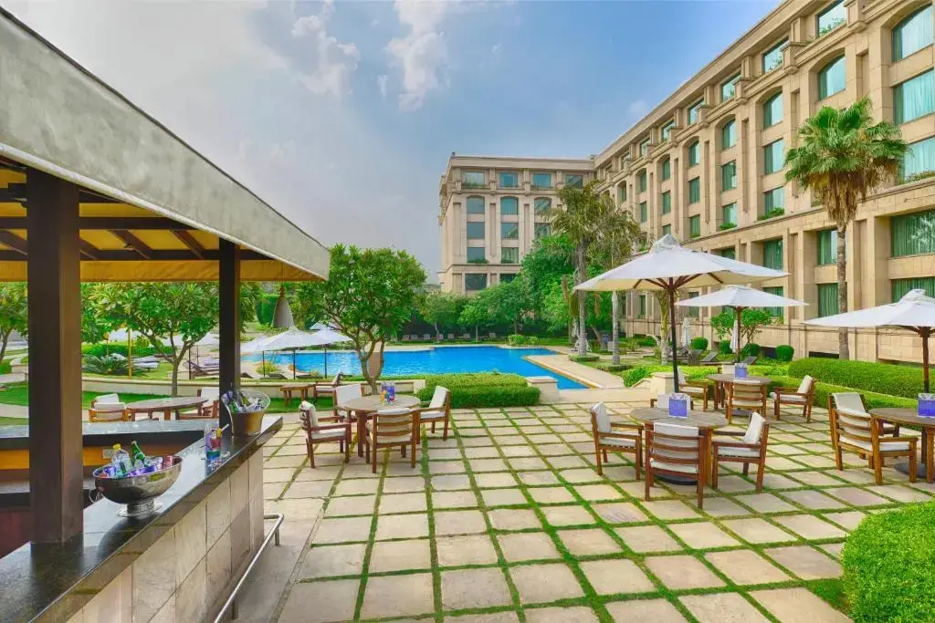 Нью-Дели: The Grand Luxury Apartment