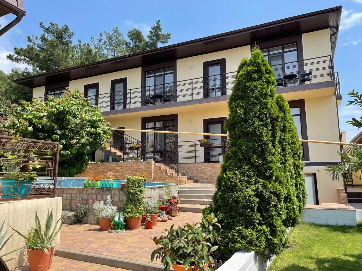 Геленджик: Guest House on Kholostyakova 6