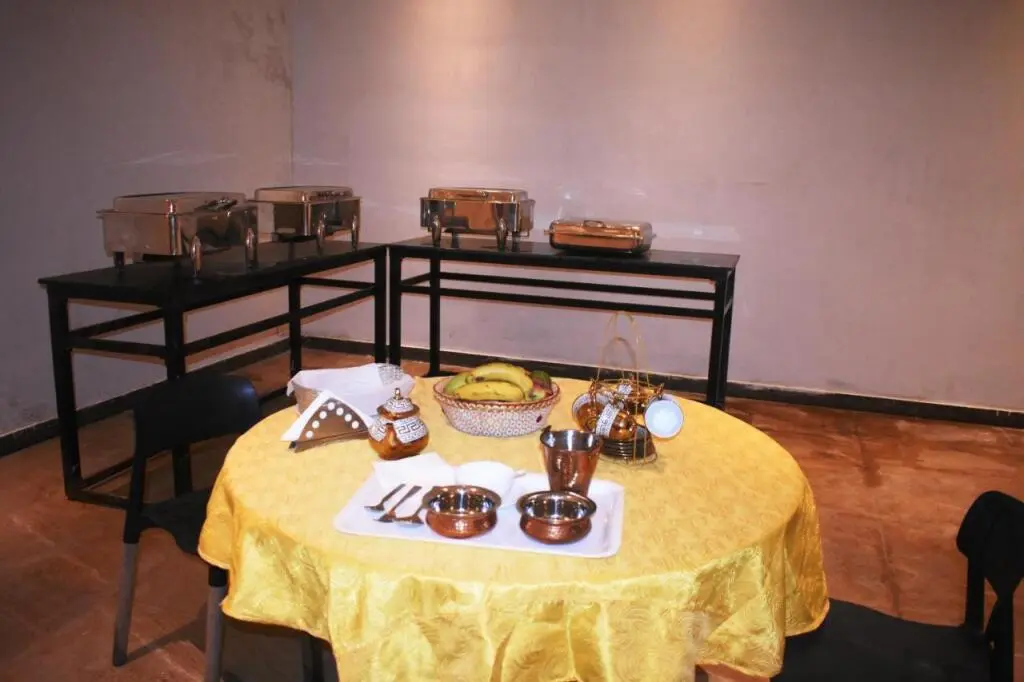 Нью-Дели: Lemonwood Suites by F9 Hotels