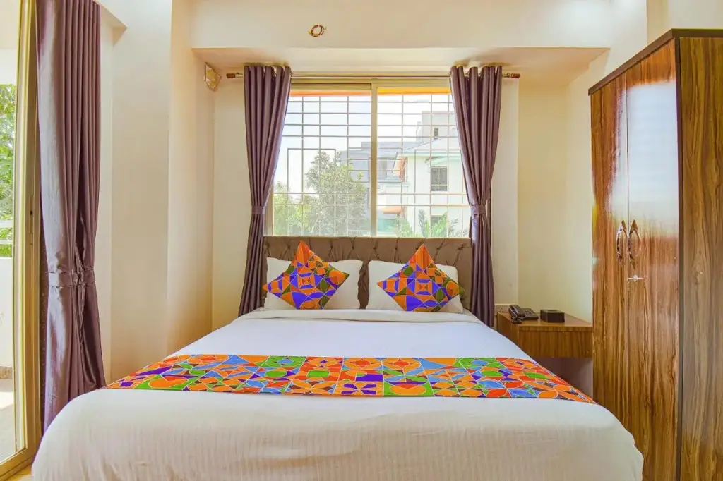 Пуна: FabHotel Red Velvet Inn & Suites