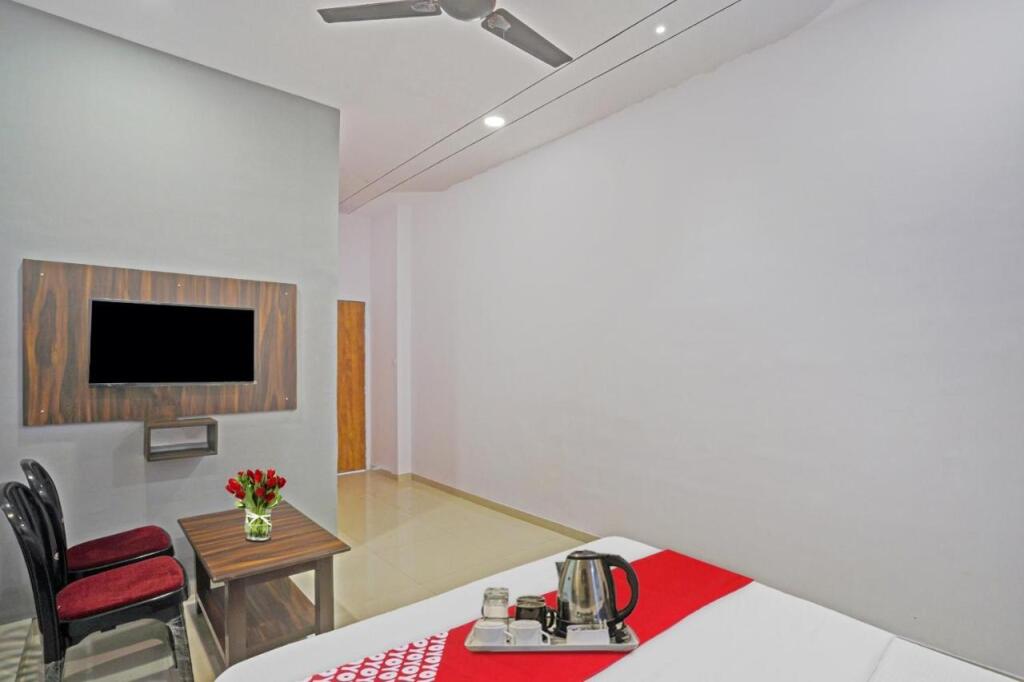 Сурат: OYO Flagship 703041 Hotel Sky View