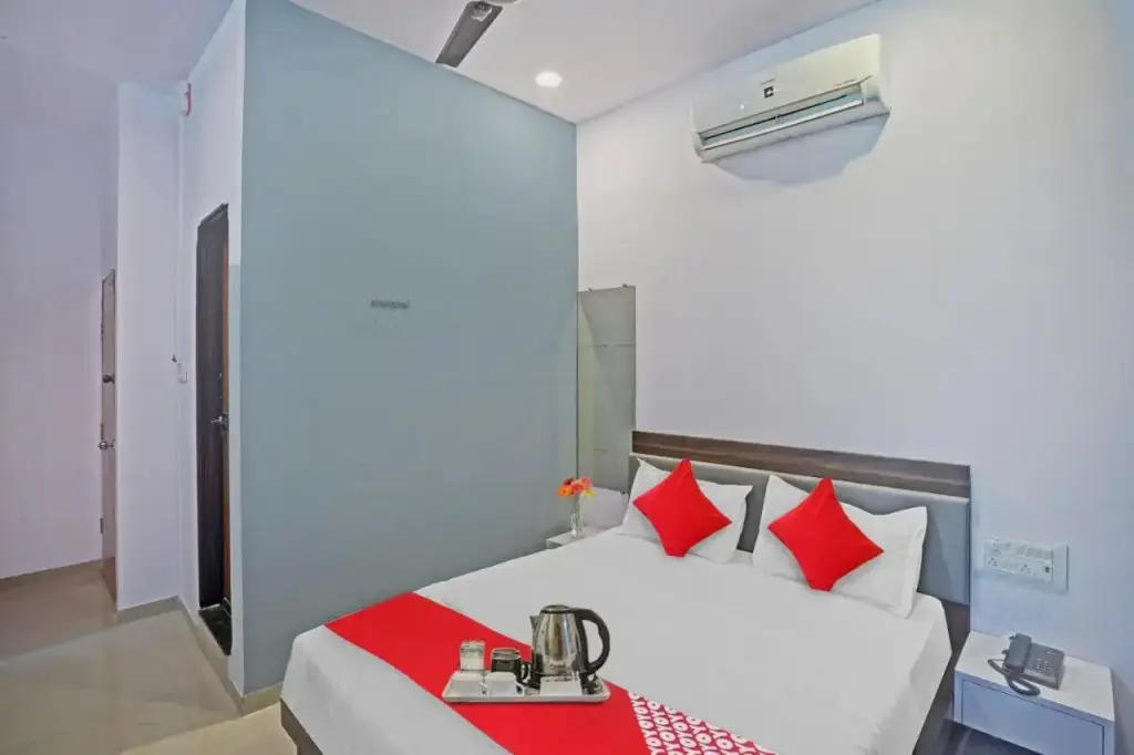 Сурат: OYO Flagship 703041 Hotel Sky View