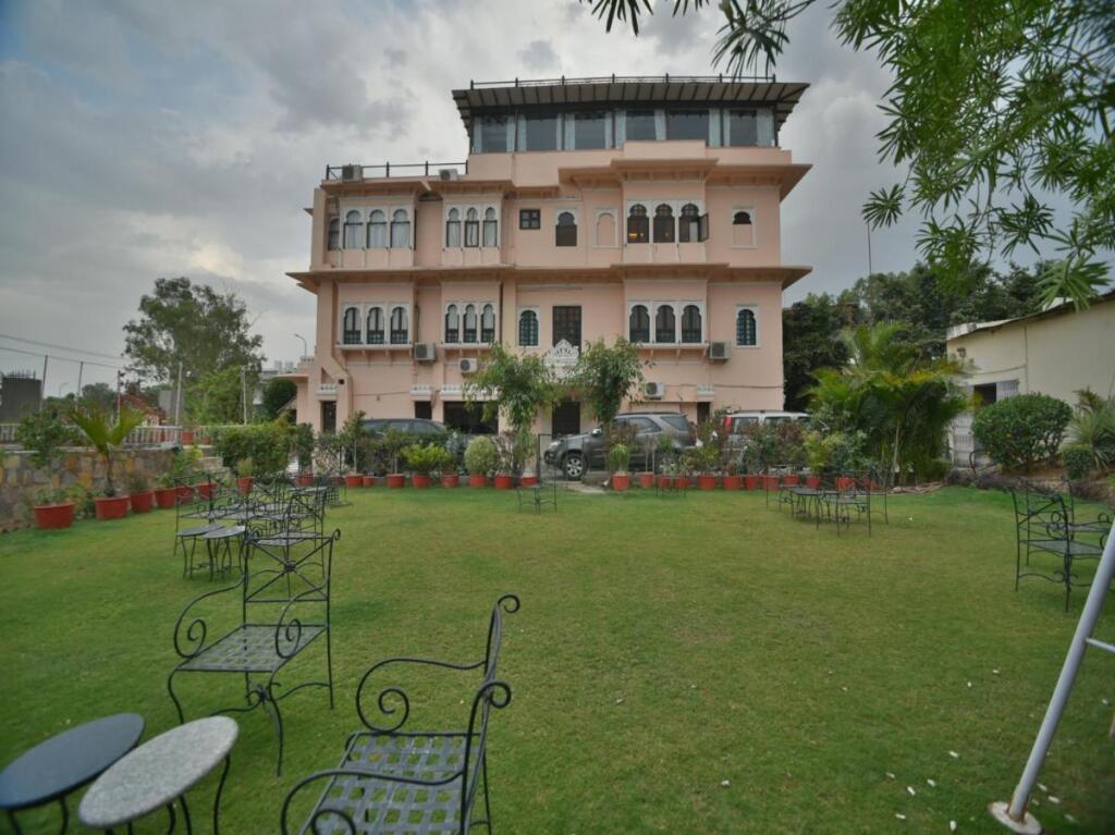 Inder Prakash - Best Lake View Hotel in Udaipur — фото 1