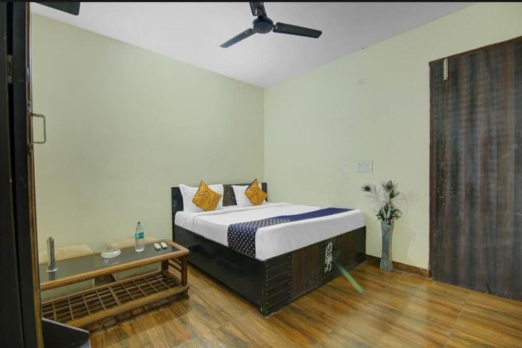 Нью-Дели: OYO 88325 The New View Hotel