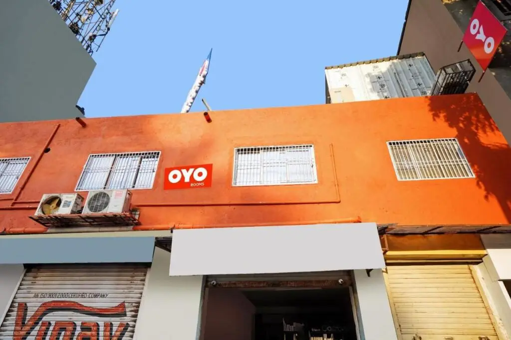 OYO Flagship 700297 Nidhivan Hotel And Rooms — фото 1