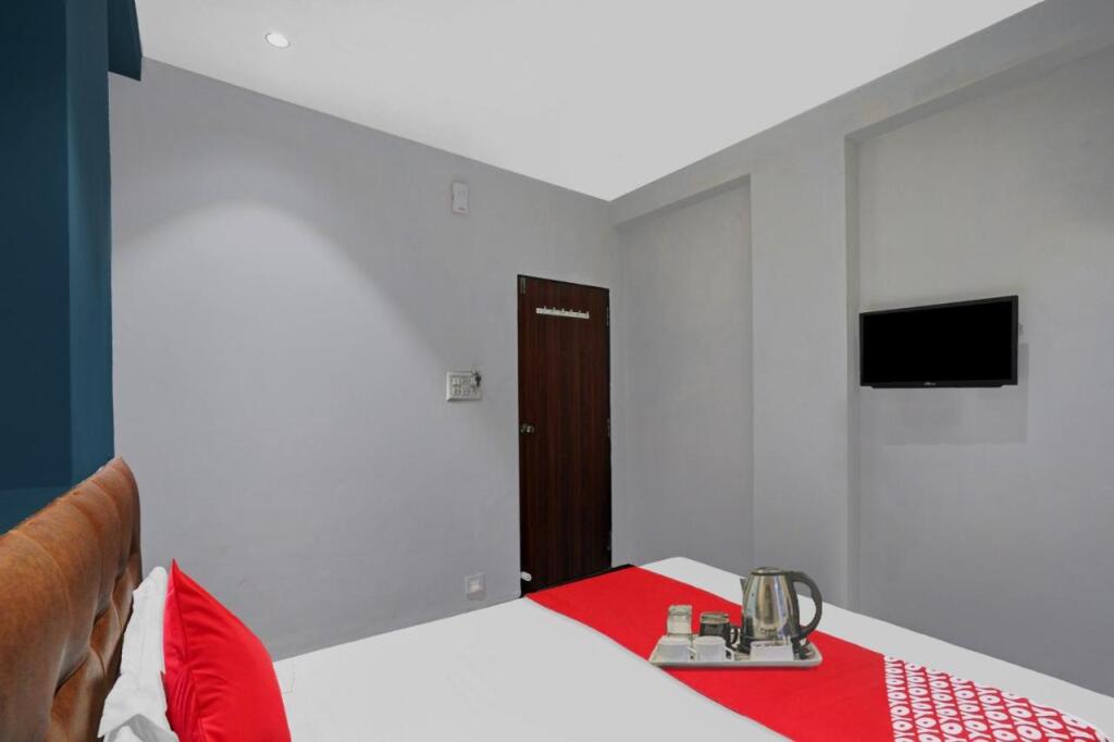 Сурат: OYO Flagship 700297 Nidhivan Hotel And Rooms