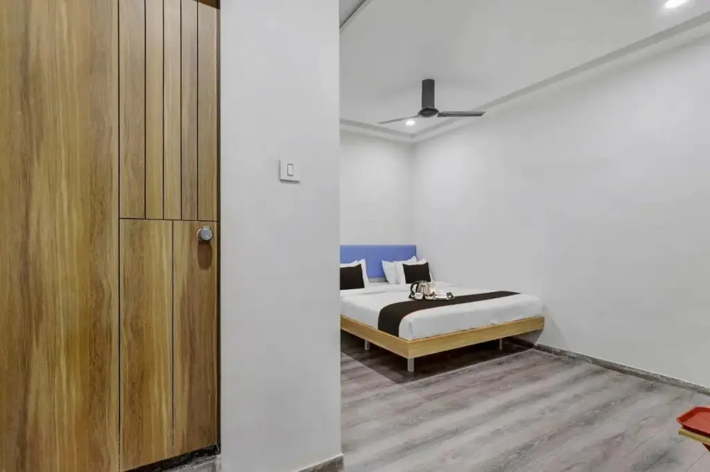 Сурат: Capital O 703324 Hotel Vrundavan Room & Banquet