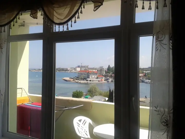 Севастополь: Апарт-отель Гостевые номера Омега-Пляж