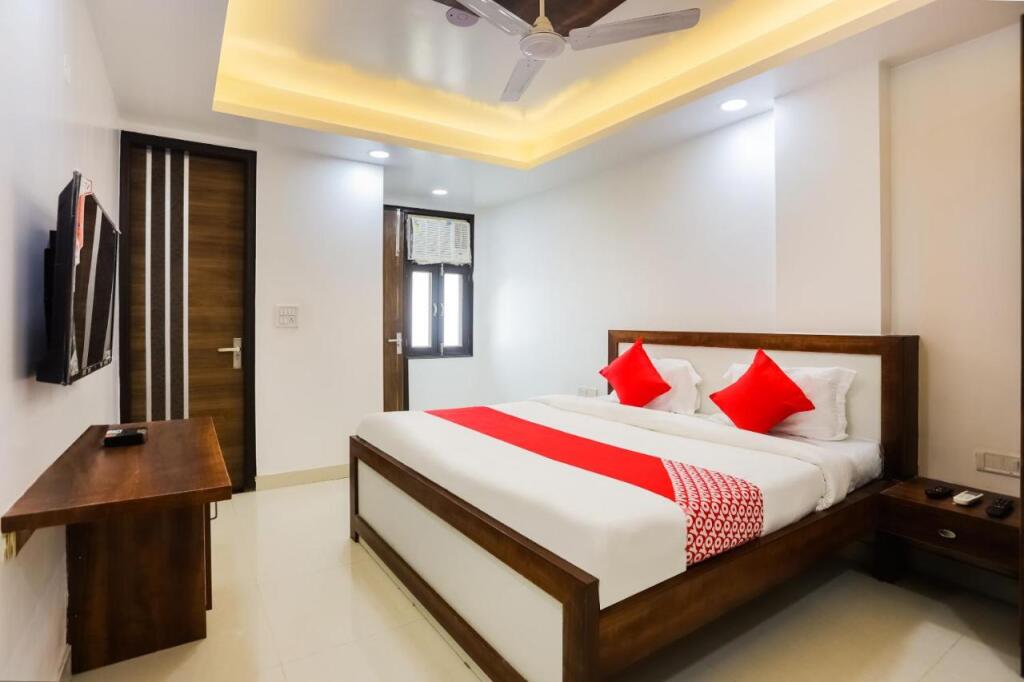 Нью-Дели: Oyo Flagship 65986 Hotel Signature Rooms