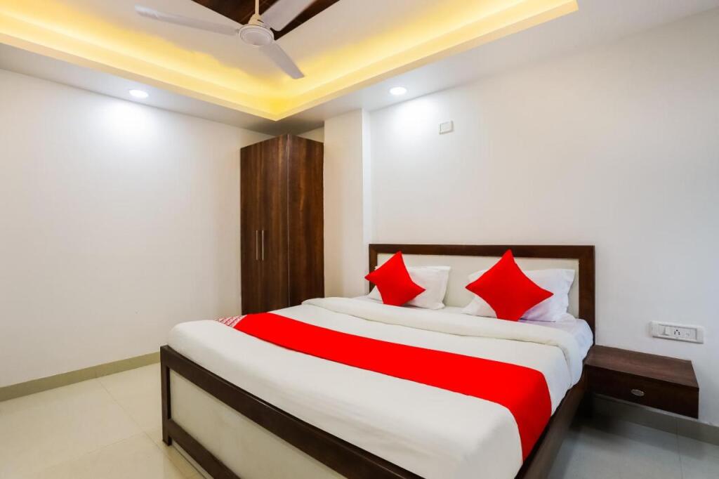 Нью-Дели: Oyo Flagship 65986 Hotel Signature Rooms
