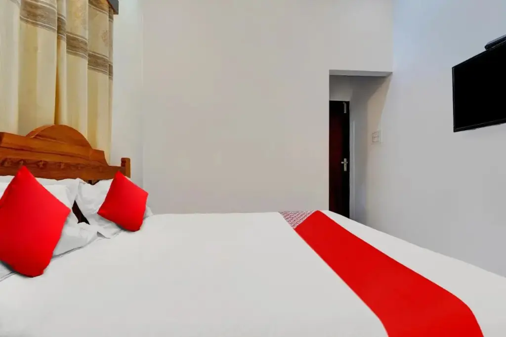 Шолаандан: OYO Flagship 700999 Sri Kamatchi Hotel & Rooms