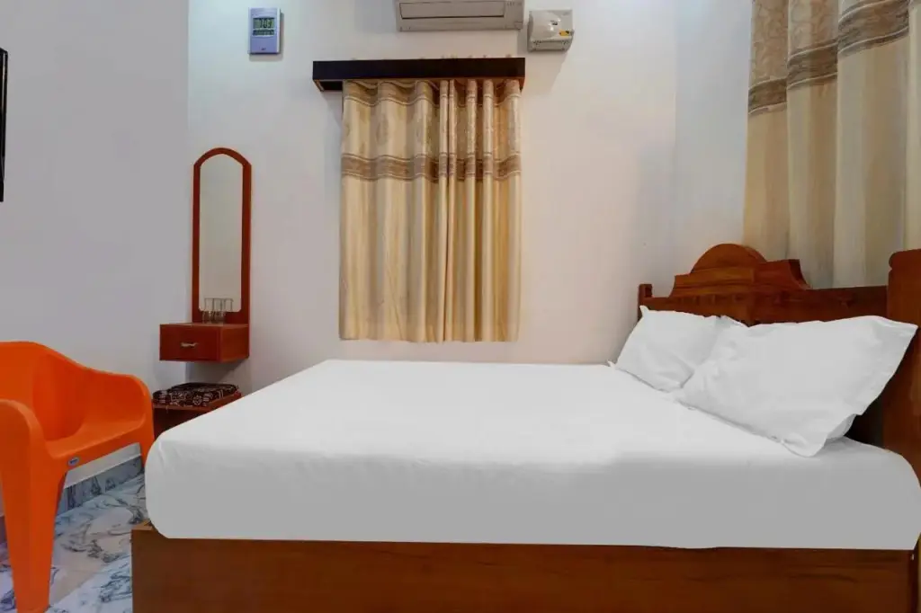 Шолаандан: OYO Flagship 700999 Sri Kamatchi Hotel & Rooms