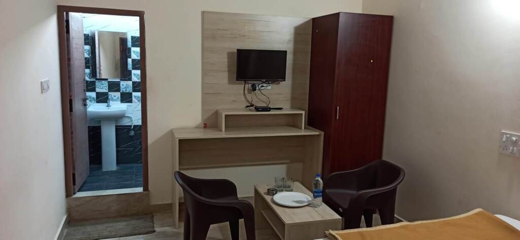 Palahalli: iROOMZ Suchira Lodge
