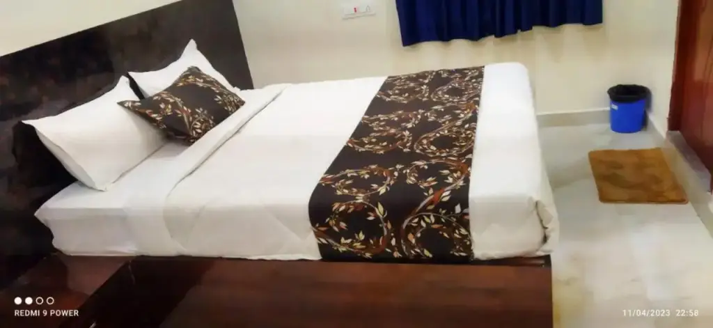 Шамшабад: iROOMZ Hotel Apoorva