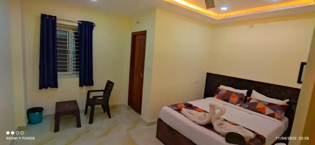 iROOMZ Hotel Apoorva — фото 1