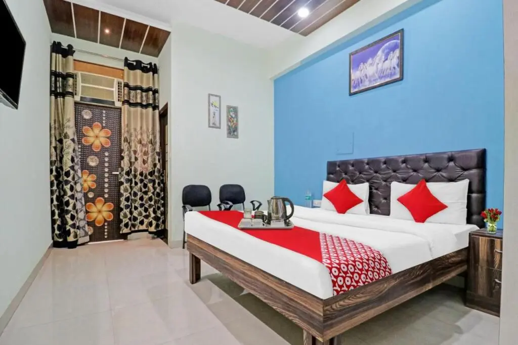 Нью-Дели: OYO 92582 Ojas Inn