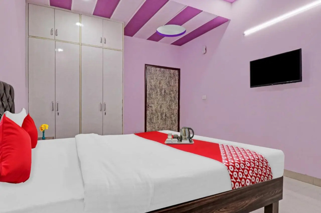 Нью-Дели: OYO 92582 Ojas Inn