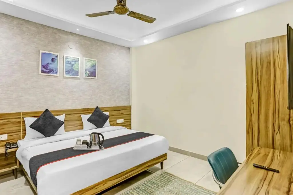 Нью-Дели: OYO Townhouse 816 The White Grace