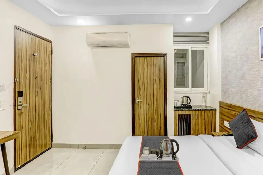 Нью-Дели: OYO Townhouse 816 The White Grace