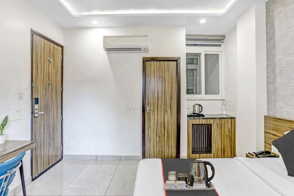 Нью-Дели: OYO Townhouse 816 The White Grace