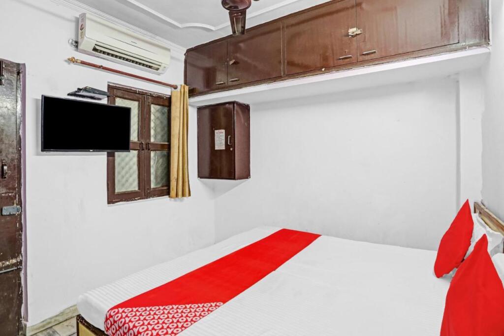 Нью-Дели: OYO 84959 Tyagi Palace