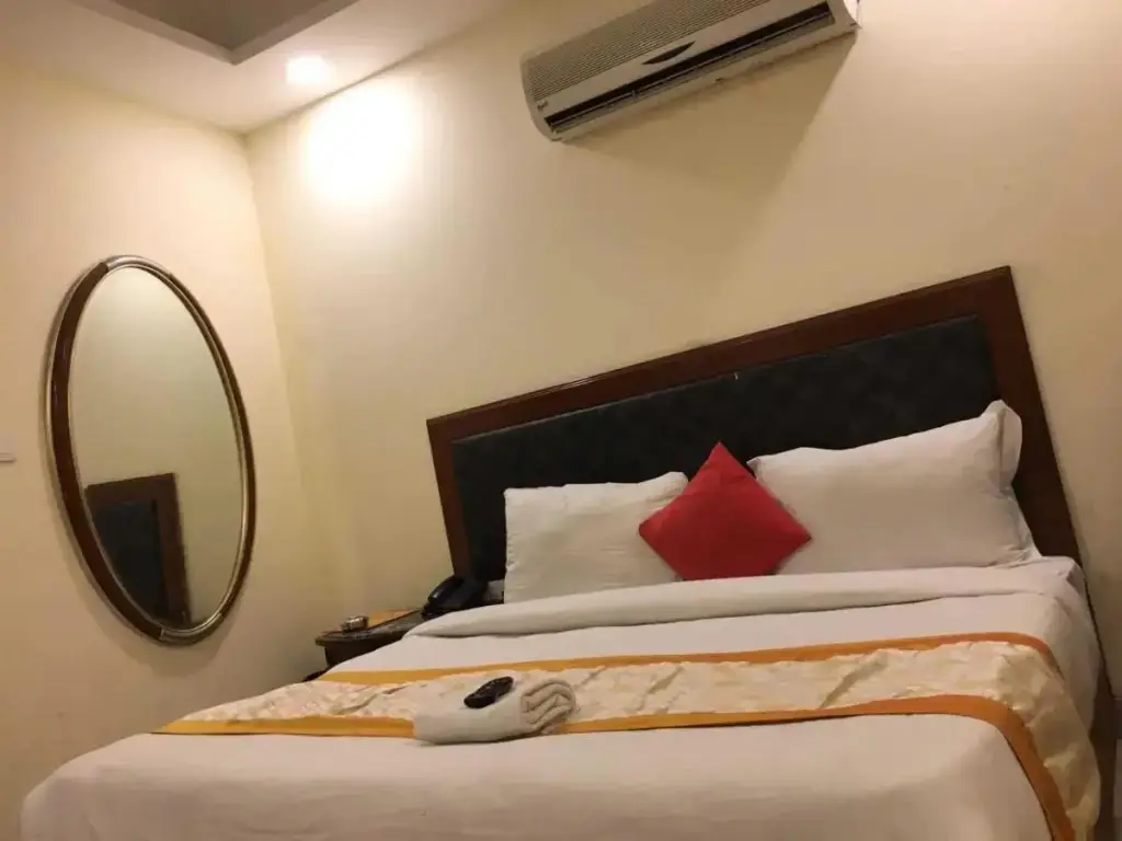 Нью-Дели: OYO 88024 Hotel Namastey