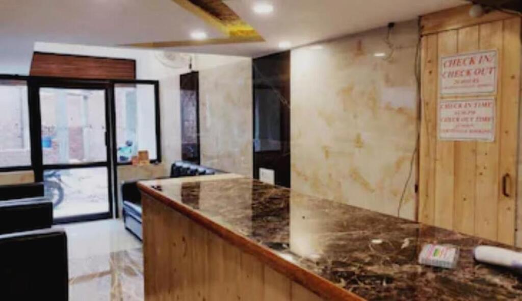 Нью-Дели: OYO Flagship 807629 Hotel Mandal Residency