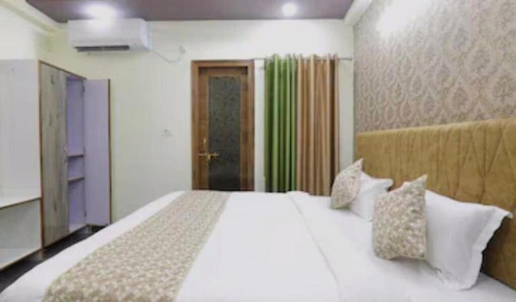 Нью-Дели: OYO Flagship 807629 Hotel Mandal Residency