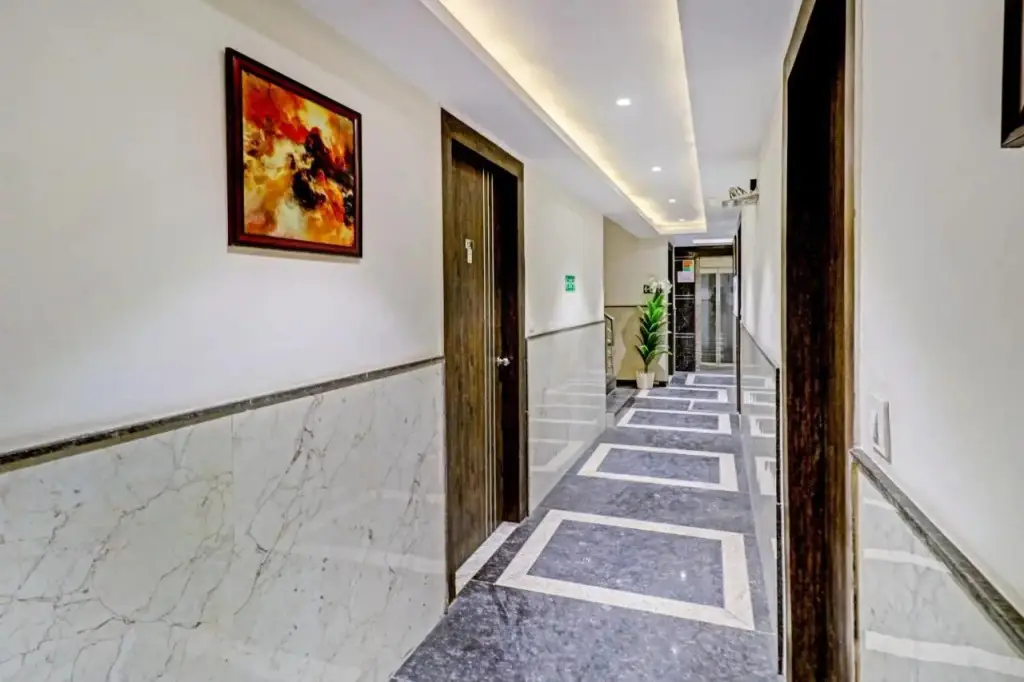 Нью-Дели: Oyo Townhouse 625 Hotel Viroha Near Delhi Airport