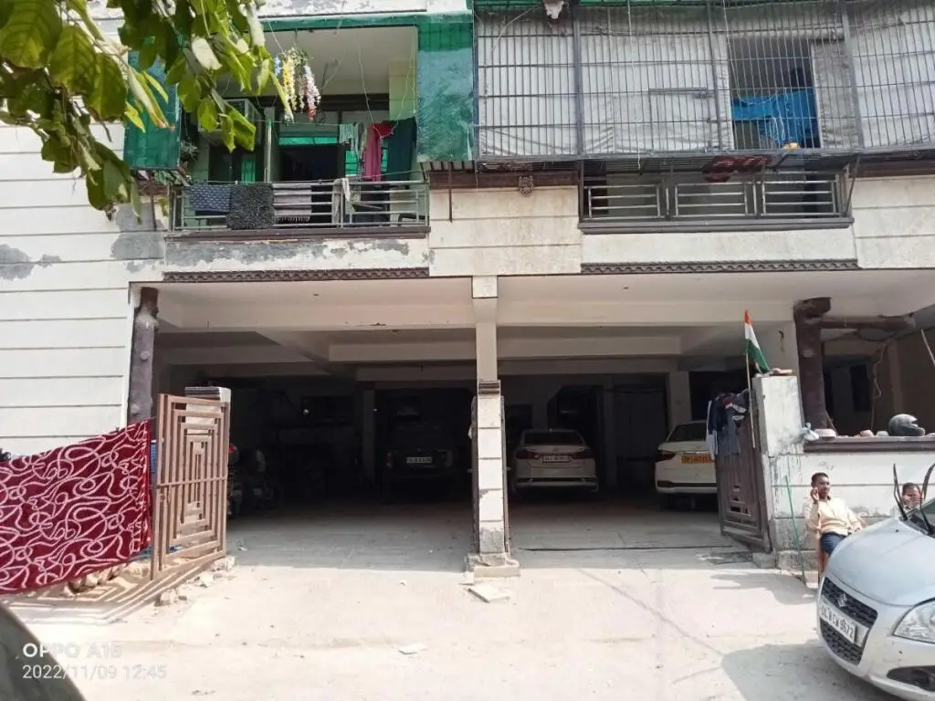 OYO HOME 702944 B-23 ,vrindavan Society — фото 1