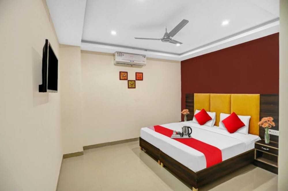 Нью-Дели: OYO 80663C Oyo Shubh Guest House