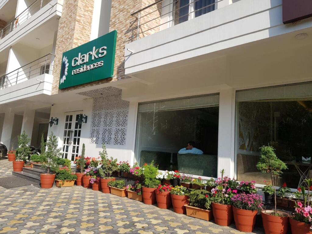 Hotel Clarks Residences, Nainital — фото 1