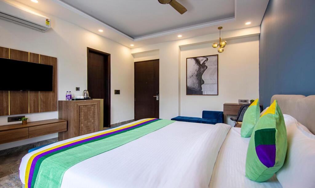 Нойда: Treebo Premium Embassy Inn