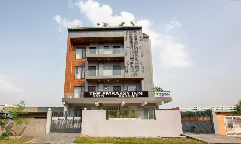 Treebo Premium Embassy Inn — фото 1