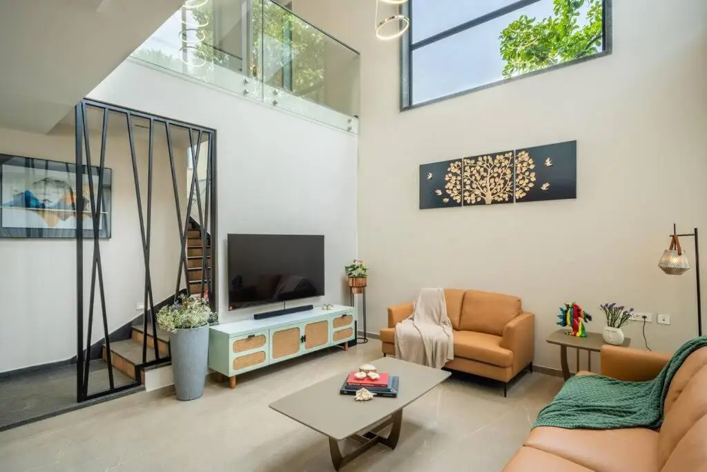 Вагатор: Cloud7 Waves Luxury 4 BHK Villa by Elivaas