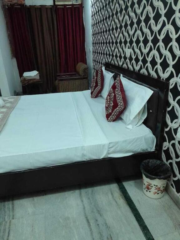Нью-Дели: OYO Flagship 807580 Silver Villa