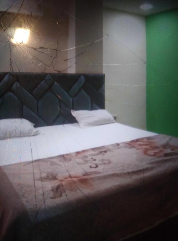 Нью-Дели: OYO 88505 Hotel Aarav Inn
