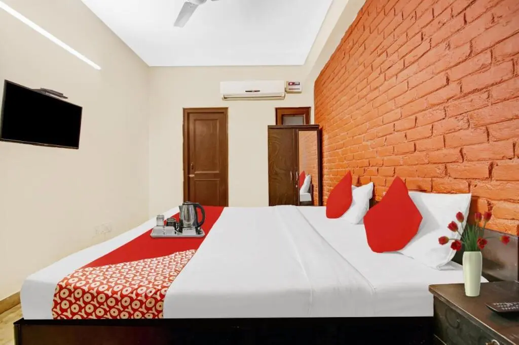 Нью-Дели: Oyo Flagship 701942 Hotel Nfc Inn