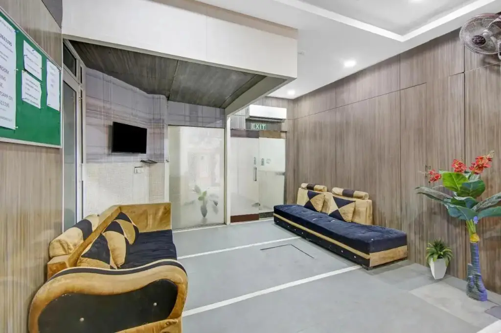 Нью-Дели: Oyo Flagship 701942 Hotel Nfc Inn