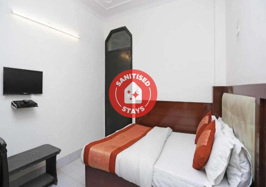 Нью-Дели: OYO 92325 Hotel Diamond Inn