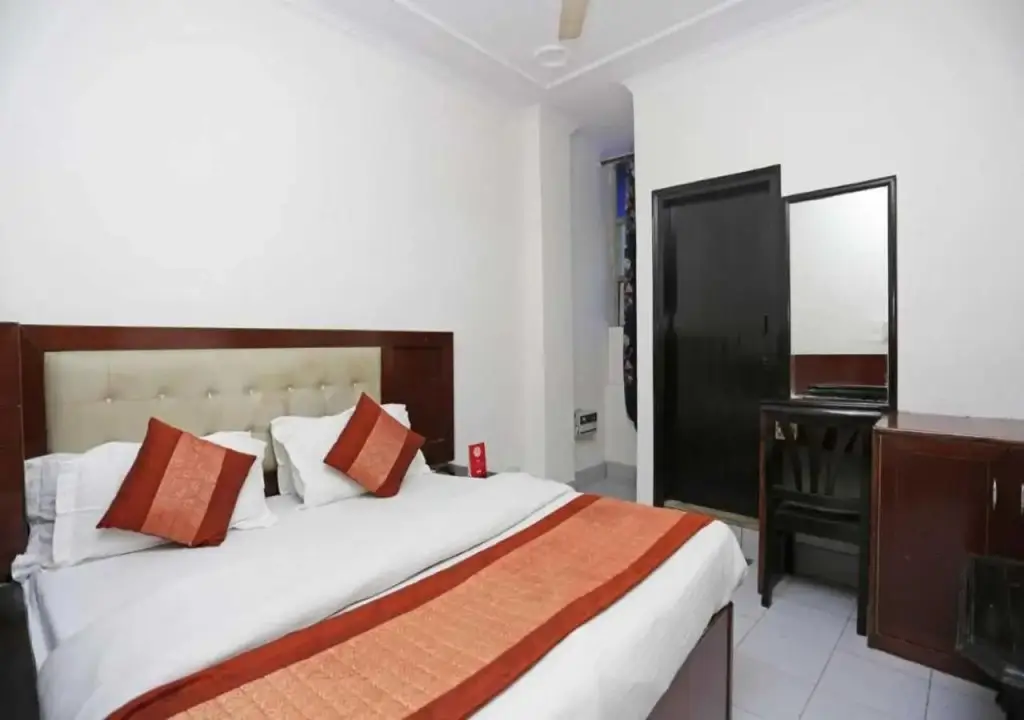 Нью-Дели: OYO 92325 Hotel Diamond Inn